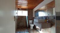 Bathroom 2 - 9 square meters of property in Eastleigh