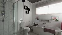 Main Bathroom - 11 square meters of property in Eastleigh