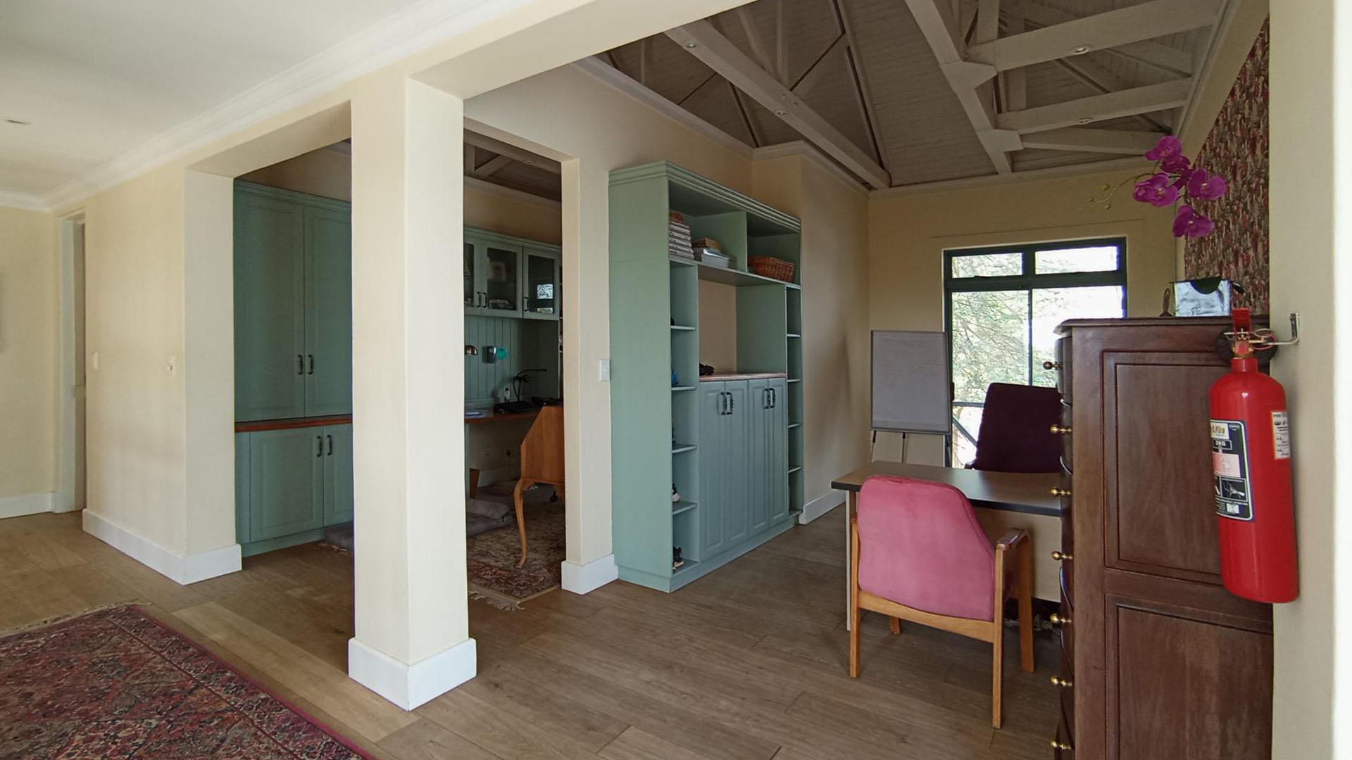 Spaces - 114 square meters of property in Midrand Estates