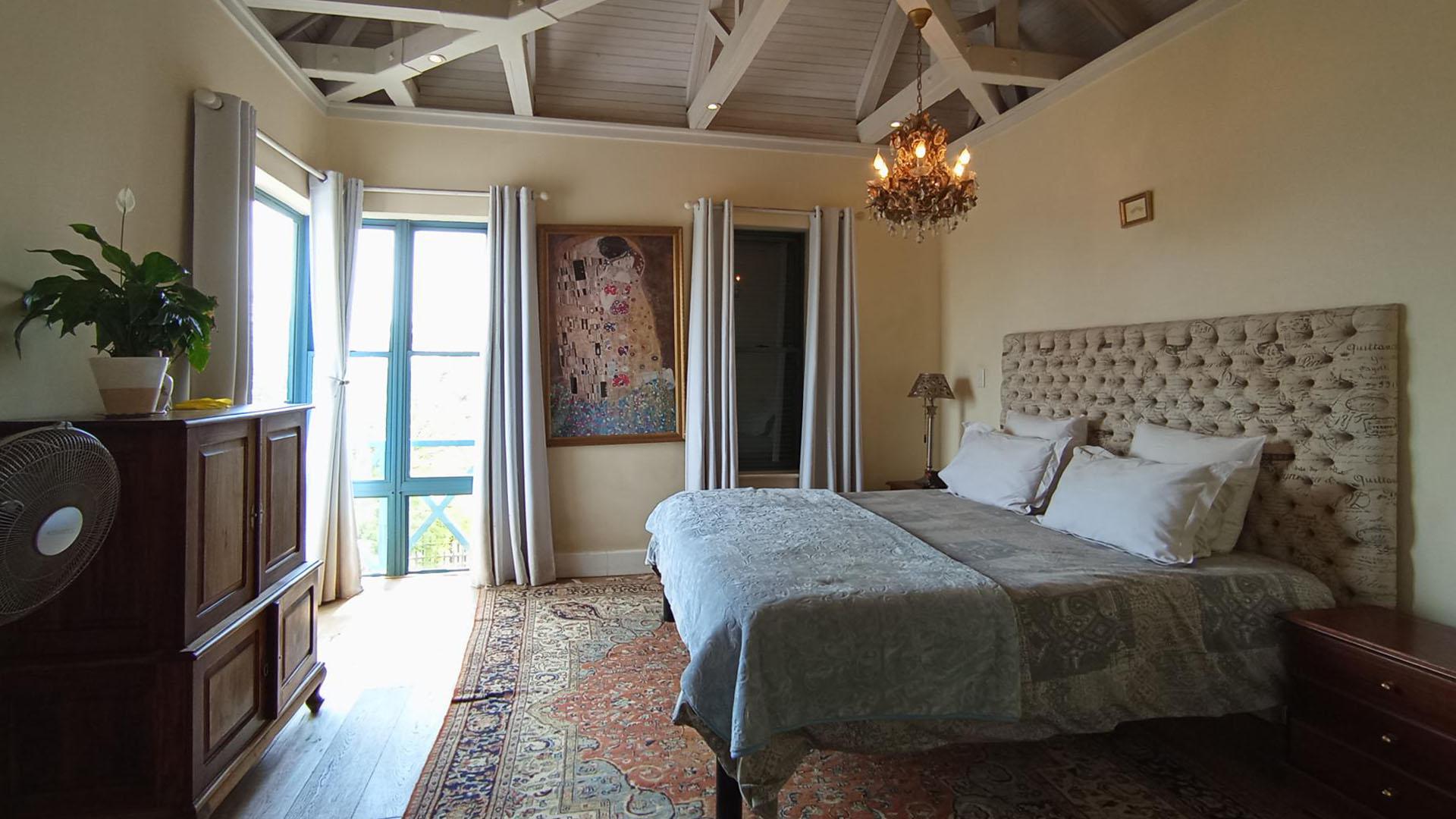 Main Bedroom - 29 square meters of property in Midrand Estates