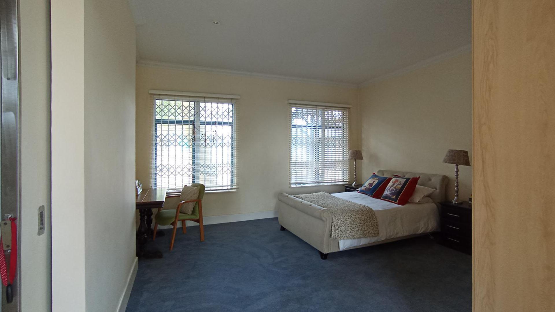 Bed Room 1 - 25 square meters of property in Midrand Estates