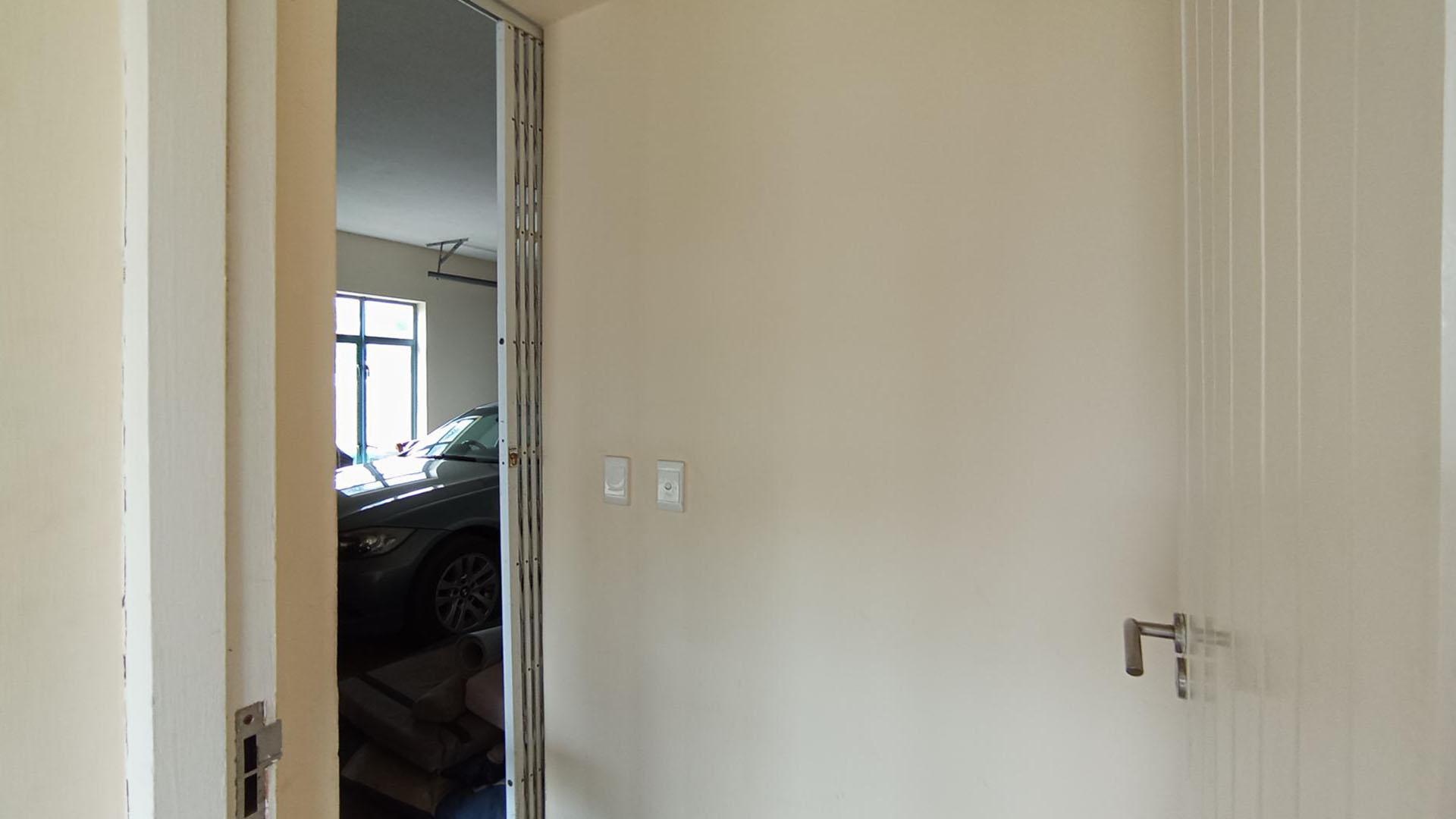 Spaces - 114 square meters of property in Midrand Estates