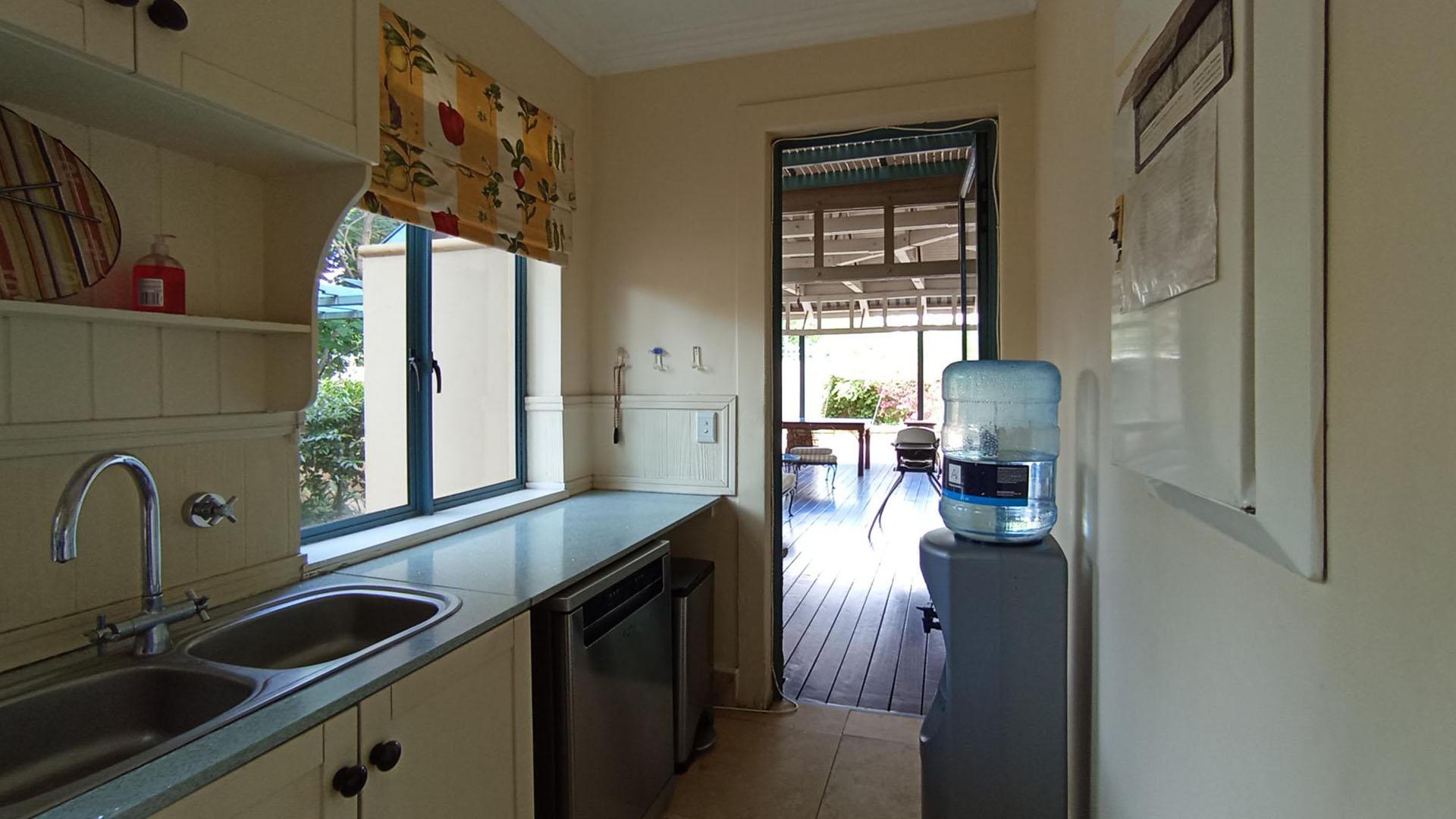 Scullery - 8 square meters of property in Midrand Estates