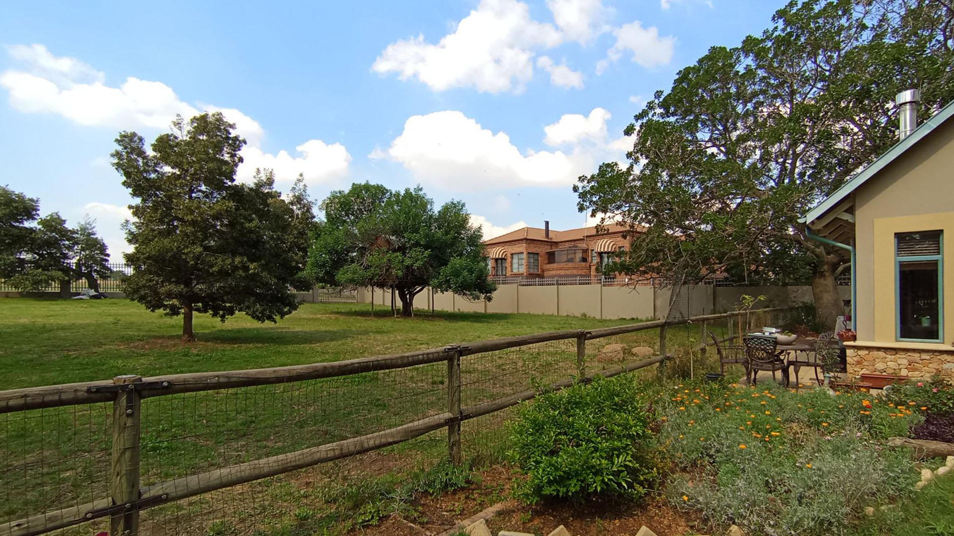 Front View of property in Midrand Estates