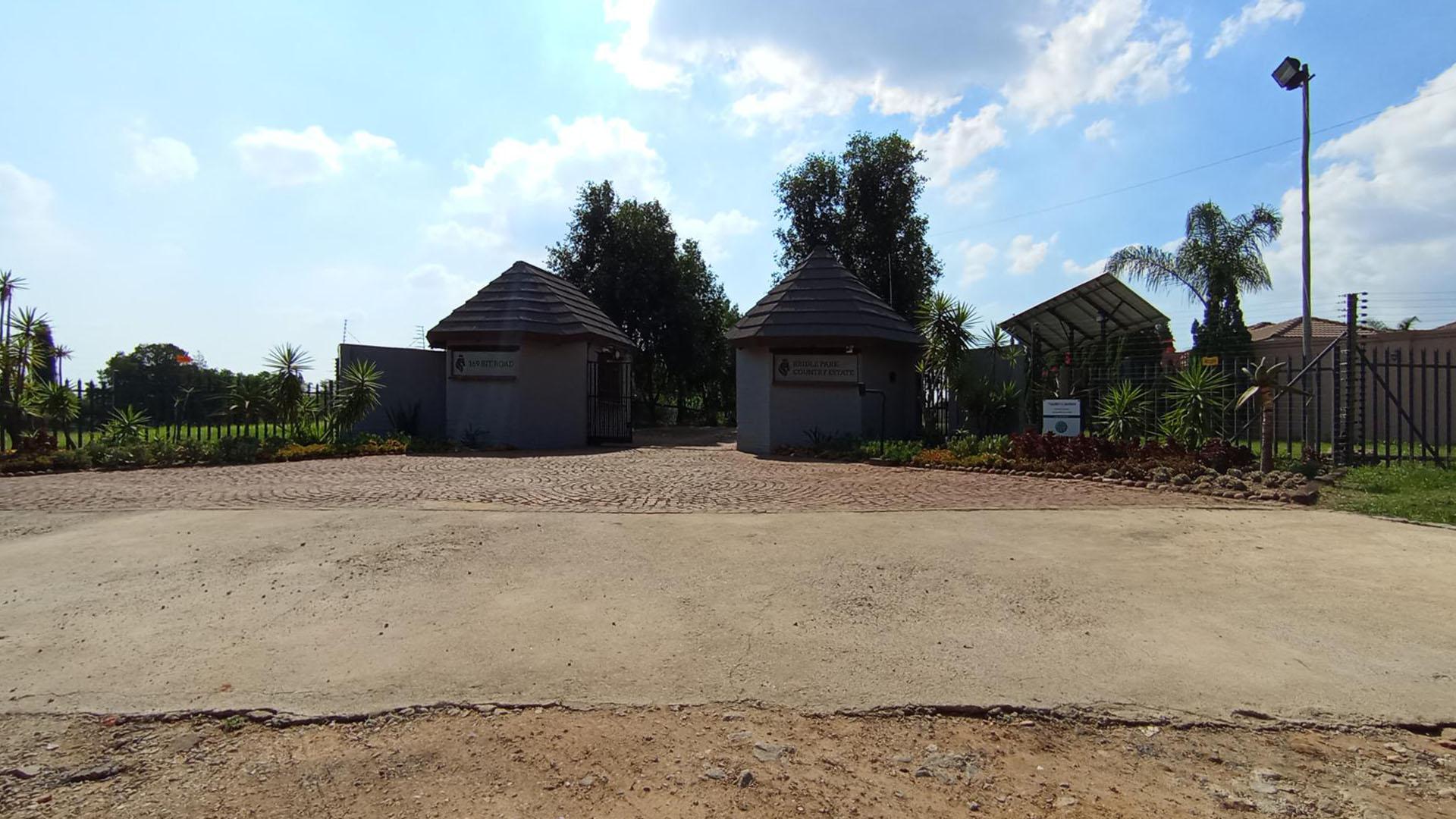 Front View of property in Midrand Estates