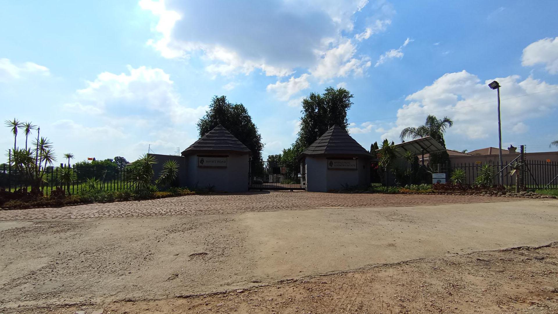 Front View of property in Midrand Estates