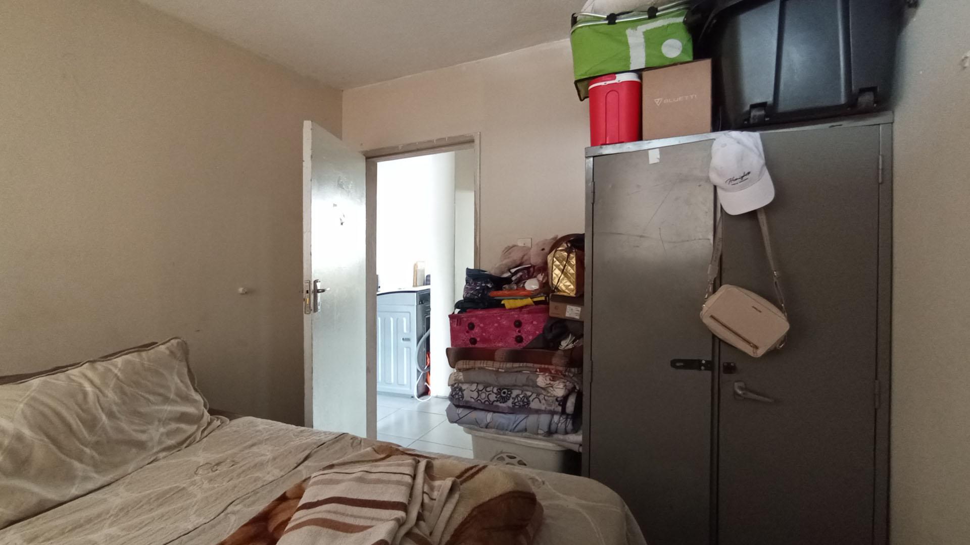 Bed Room 2 - 13 square meters of property in Pretoria West