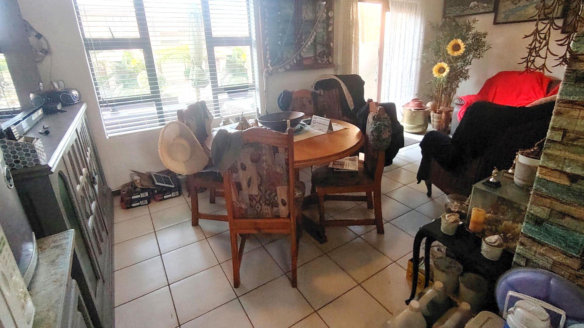 Dining Room of property in Shelly Beach