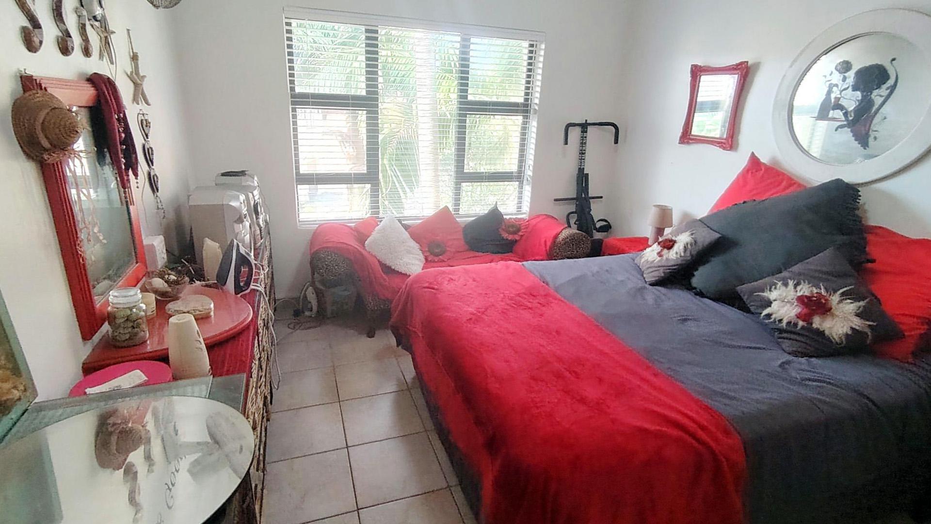 Bed Room 2 of property in Shelly Beach