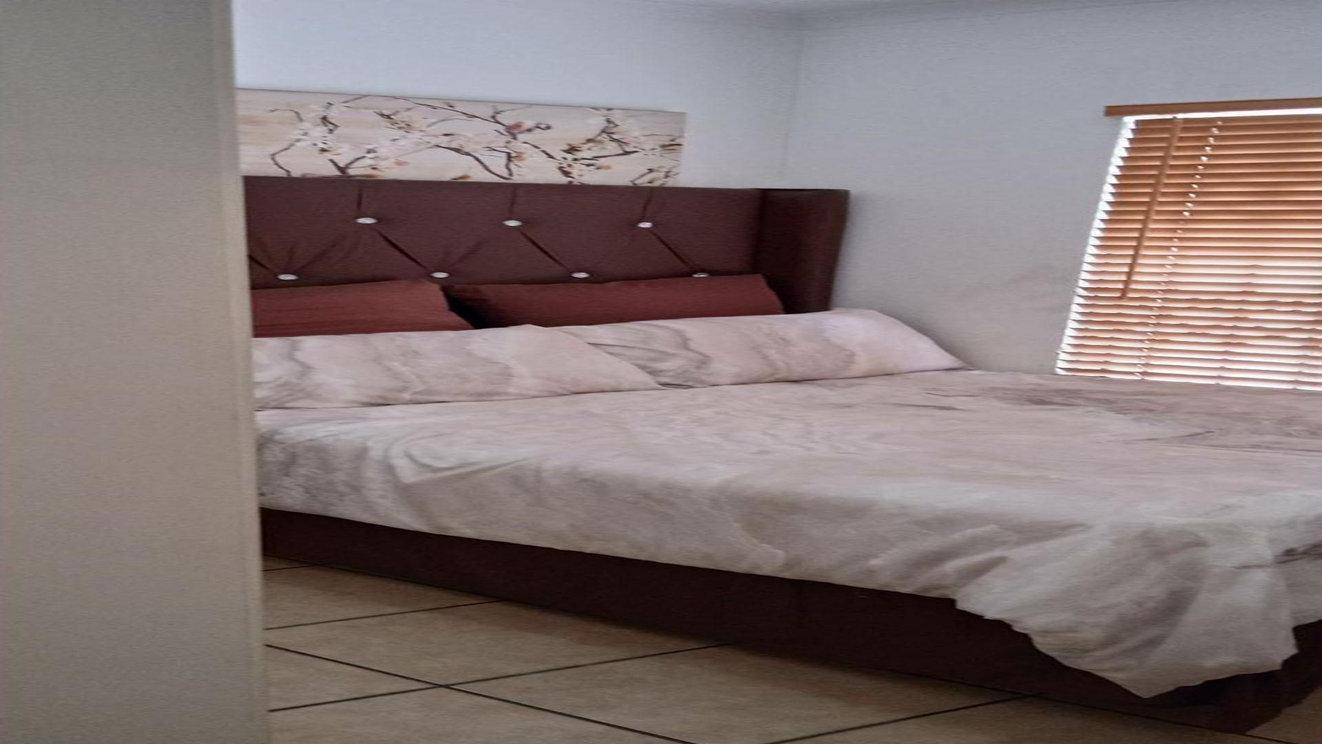 Bed Room 2 of property in Emalahleni (Witbank) 