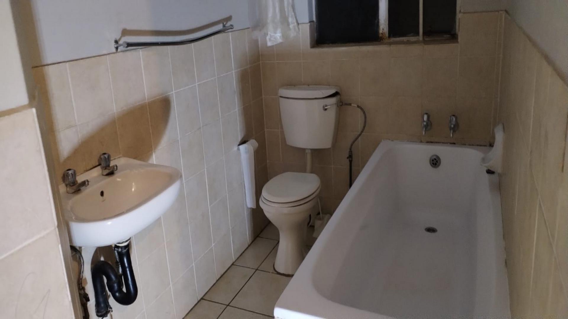 Bathroom 1 of property in Rosslyn