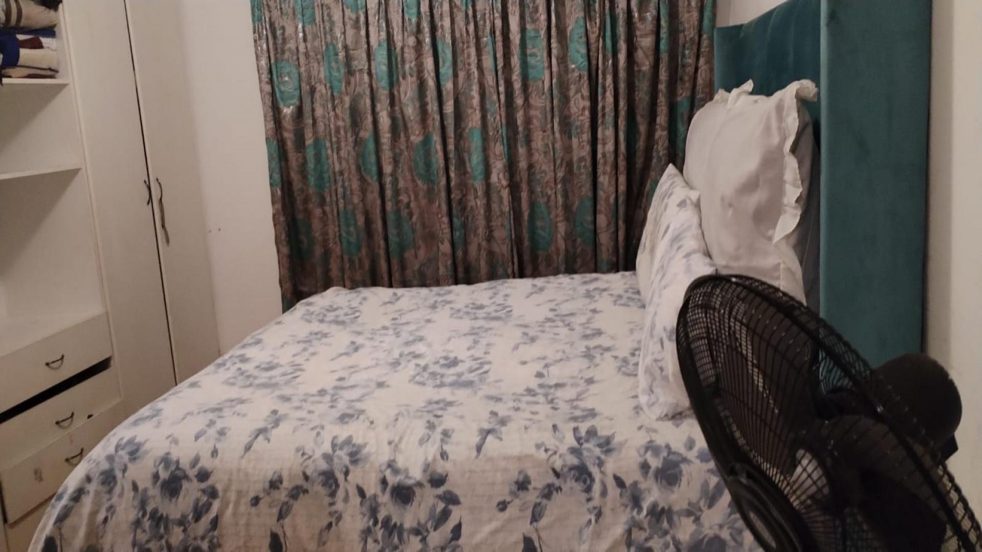 Bed Room 2 of property in Rosslyn
