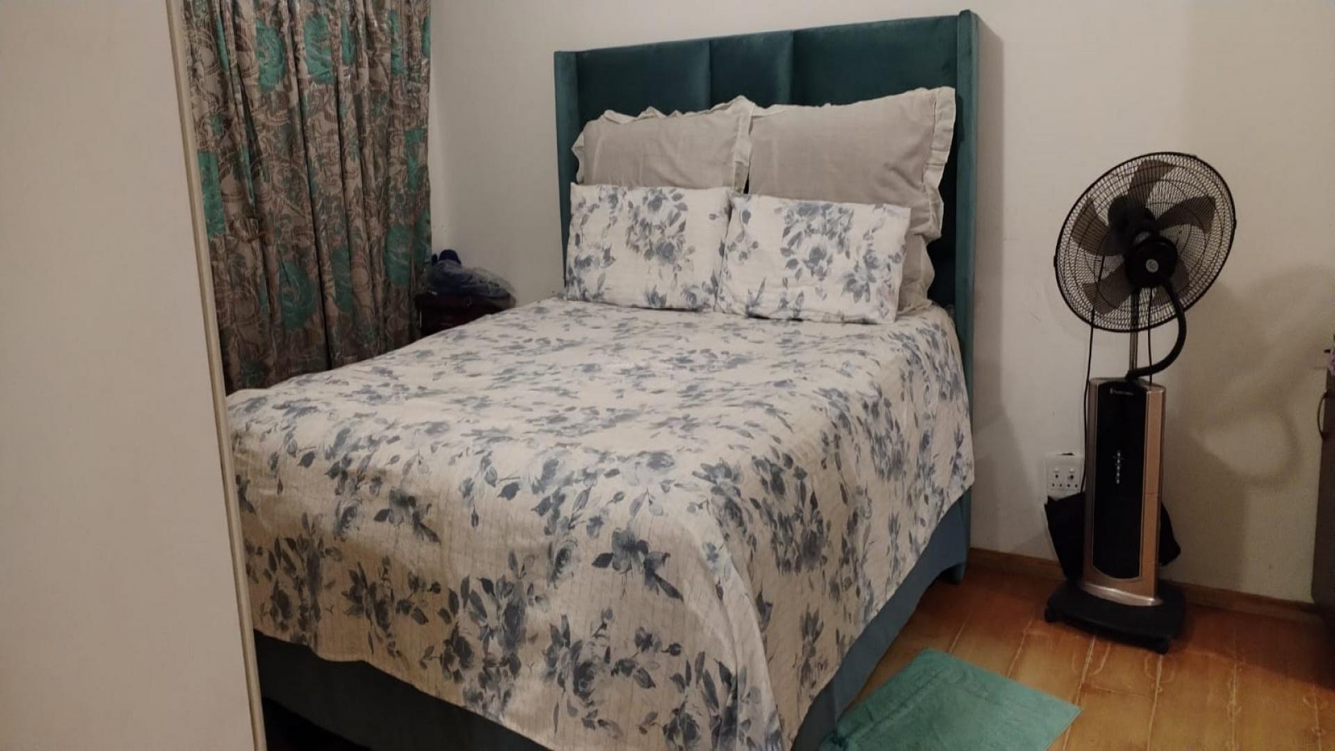 Bed Room 2 of property in Rosslyn