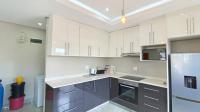 Kitchen - 17 square meters of property in Umlazi