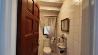 Bathroom 1 - 9 square meters of property in Bedfordview