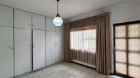 Bed Room 1 - 17 square meters of property in Bedfordview