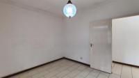 Bed Room 1 - 17 square meters of property in Bedfordview