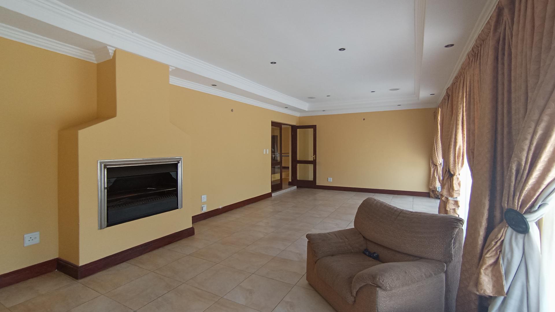 Bed Room 5+ - 130 square meters of property in Savanna Hills Estate