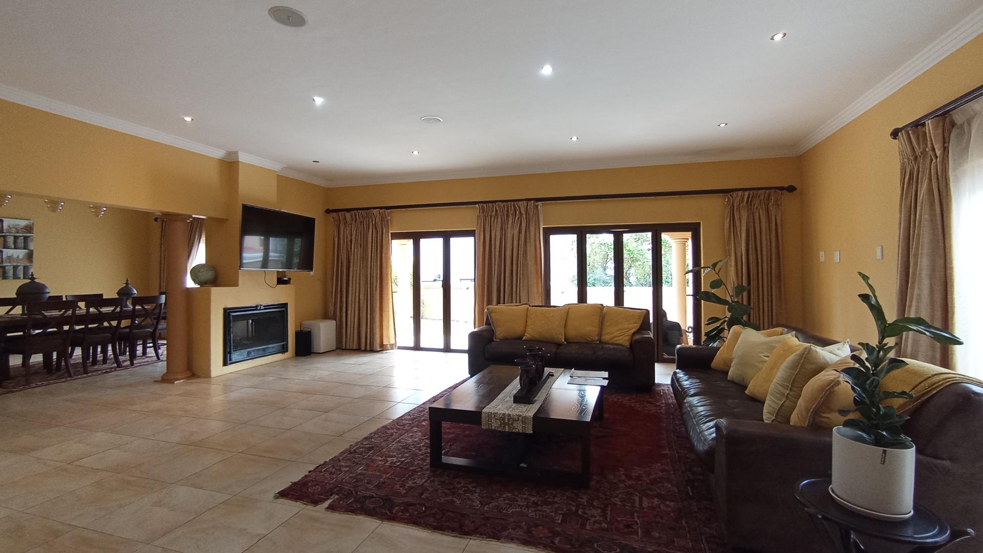 Lounges - 53 square meters of property in Savanna Hills Estate