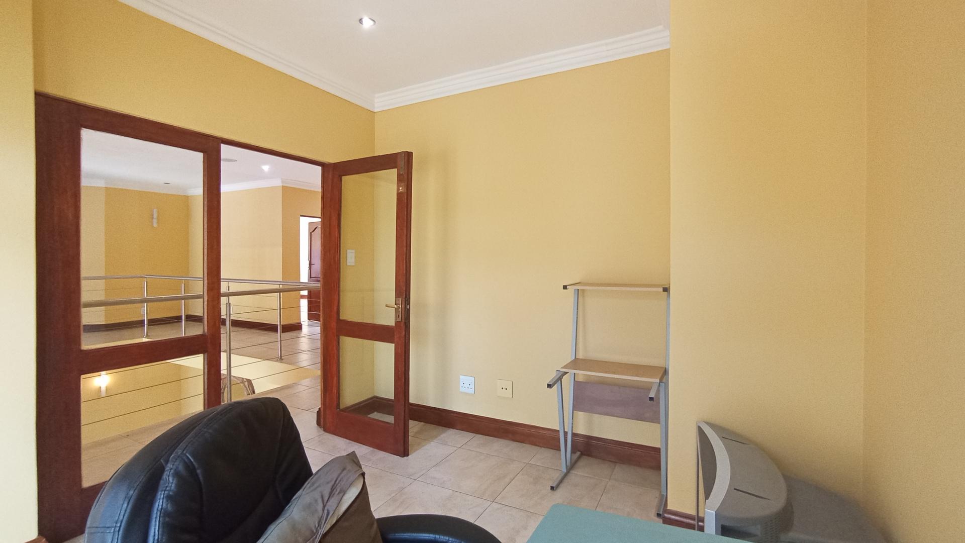 Study - 27 square meters of property in Savanna Hills Estate
