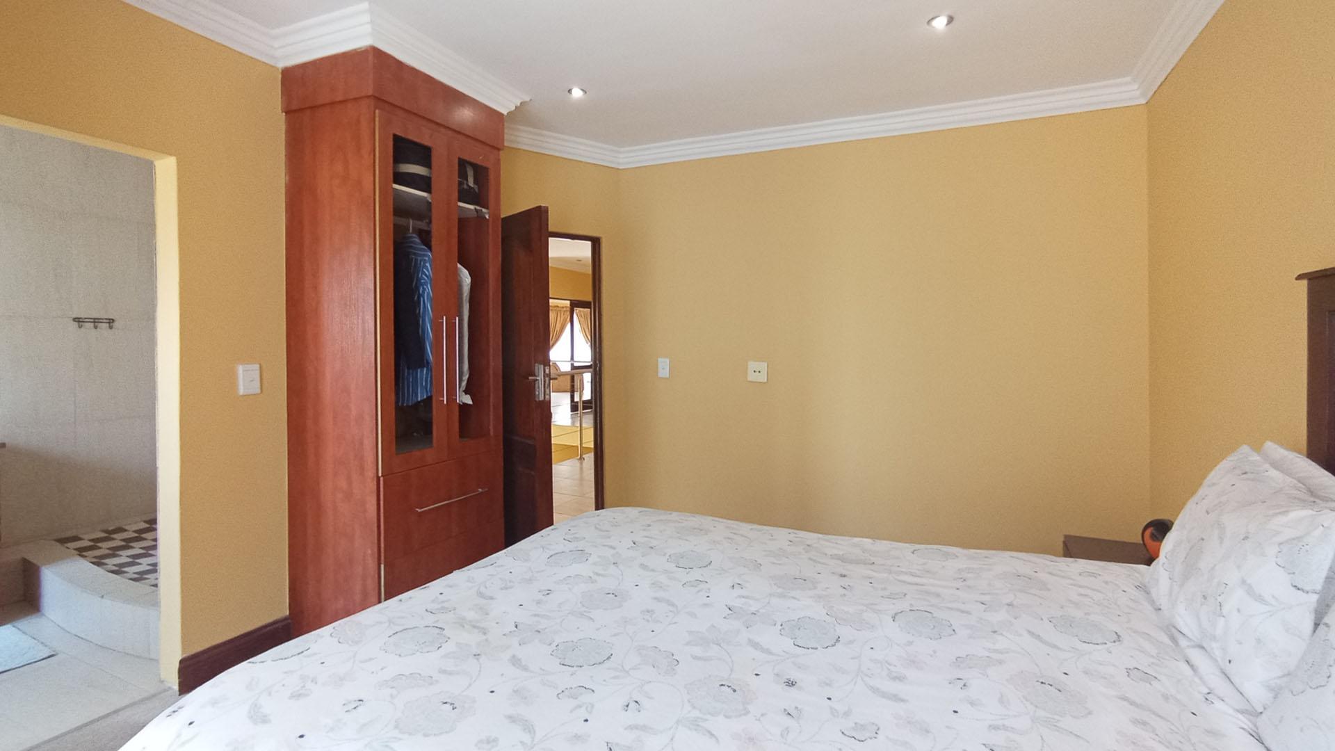 Bed Room 3 - 22 square meters of property in Savanna Hills Estate