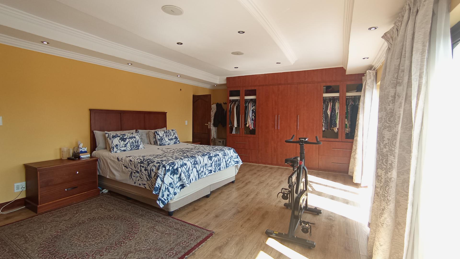 Bed Room 5+ - 130 square meters of property in Savanna Hills Estate