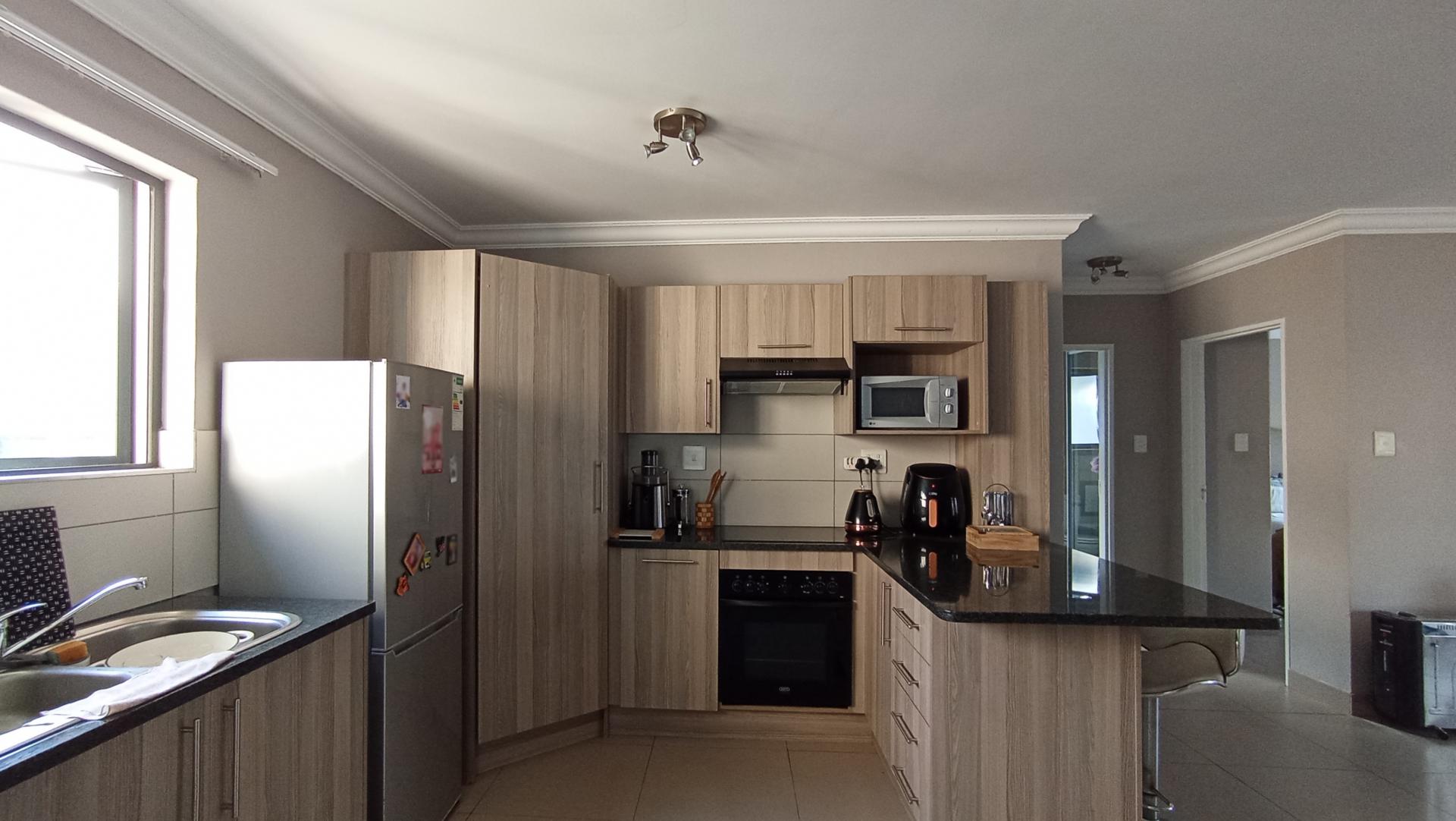 Kitchen - 17 square meters of property in Chartwell A.H.
