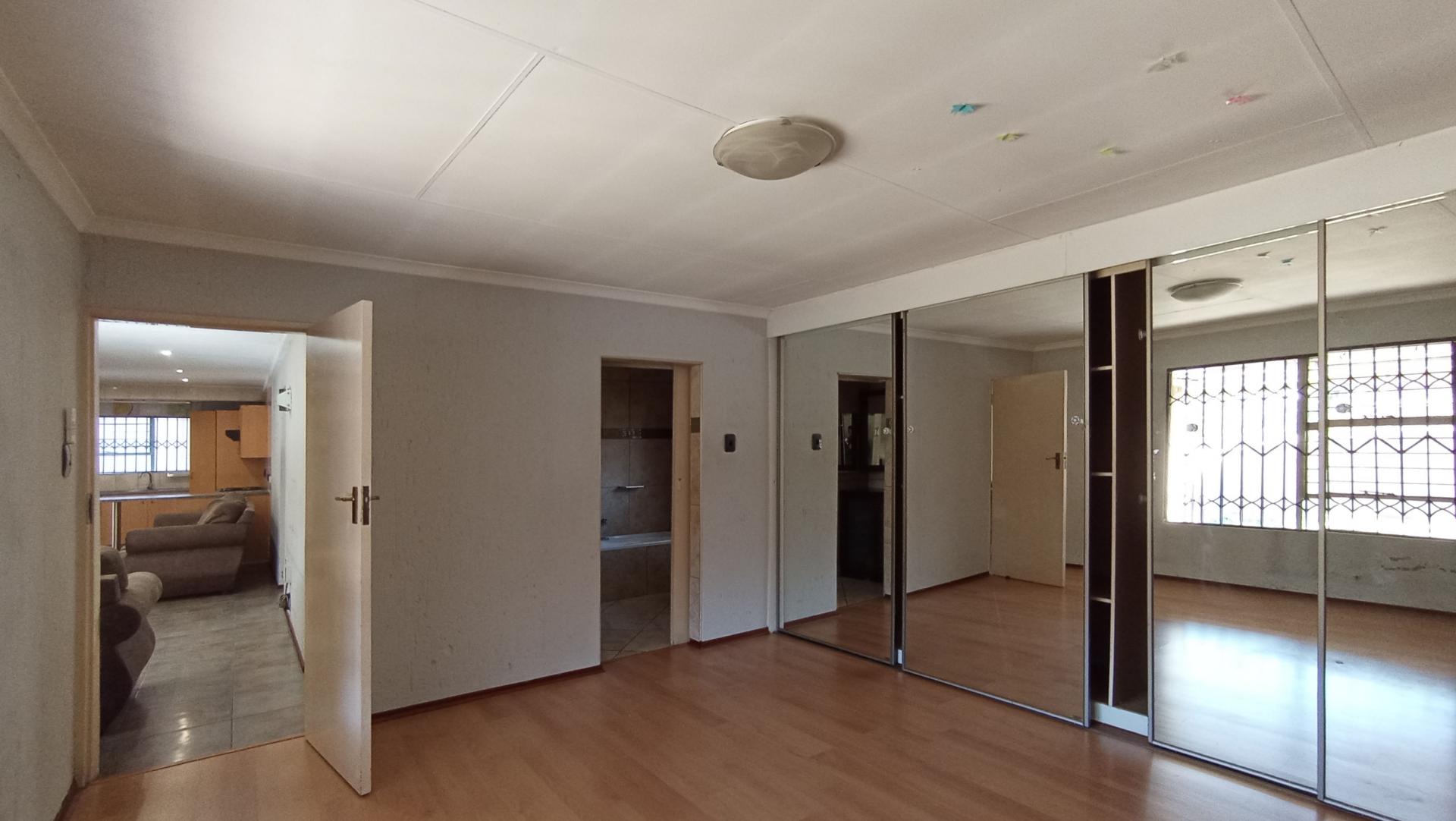 Bed Room 2 - 20 square meters of property in Buccleuch