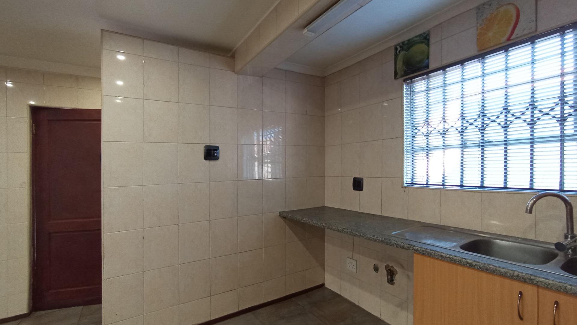Kitchen - 9 square meters of property in Buccleuch