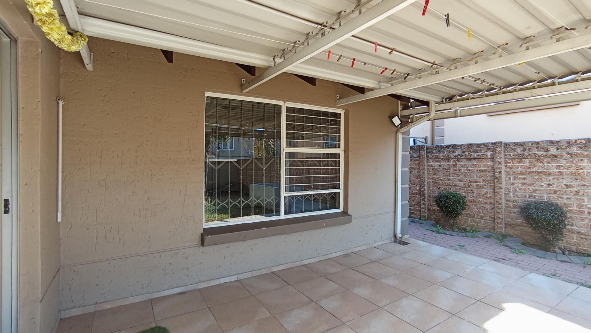 Patio - 15 square meters of property in Buccleuch