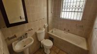 Bathroom 1 of property in Buccleuch