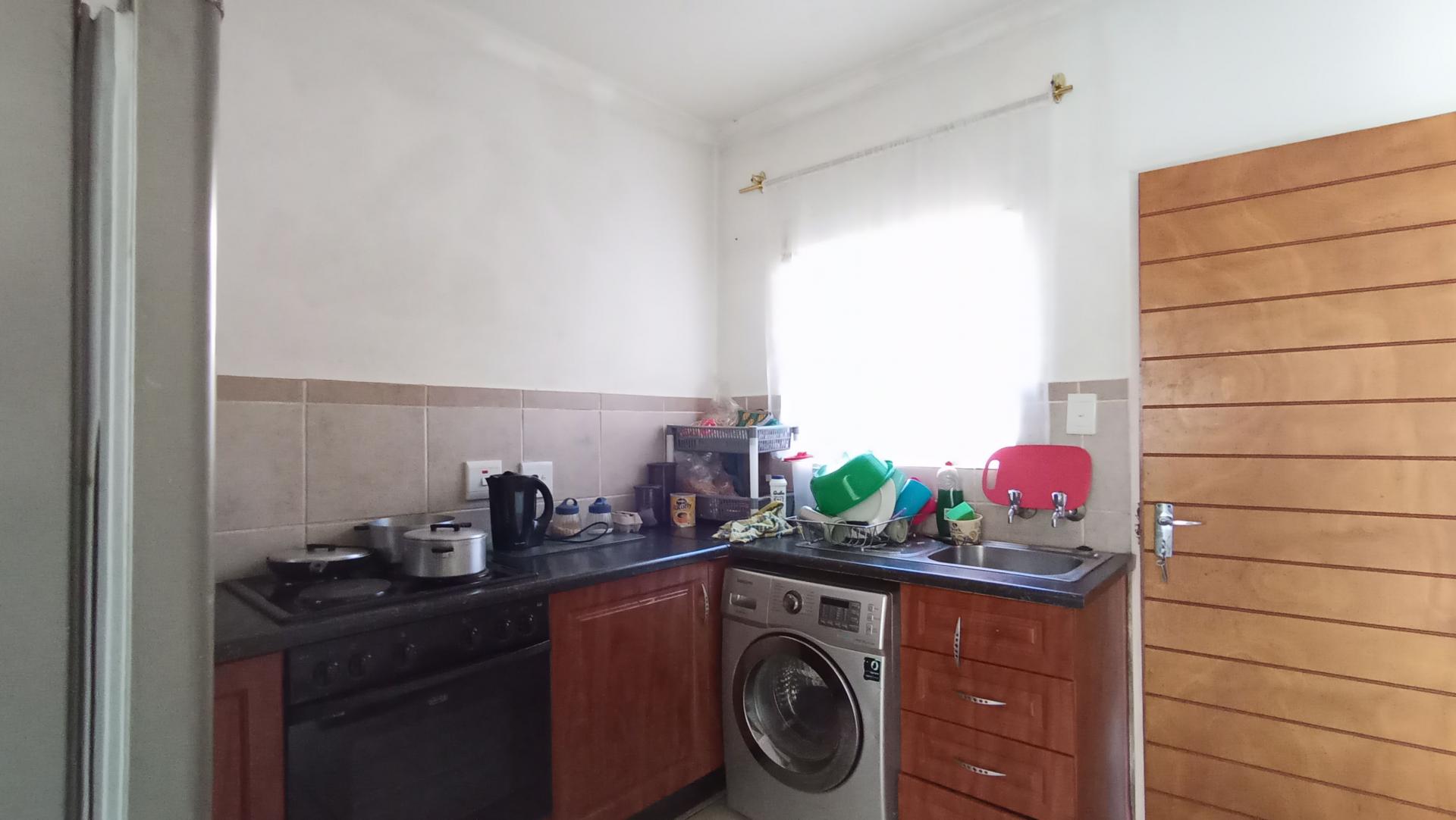 Kitchen - 10 square meters of property in Naturena