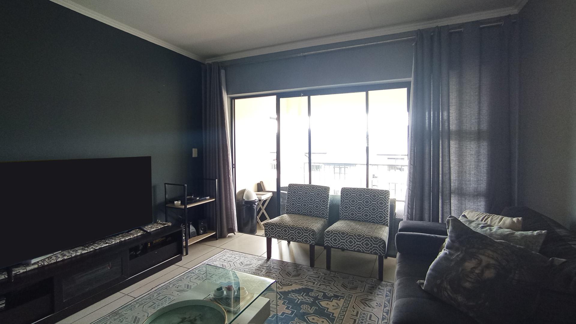 Lounges - 13 square meters of property in Kyalami Hills