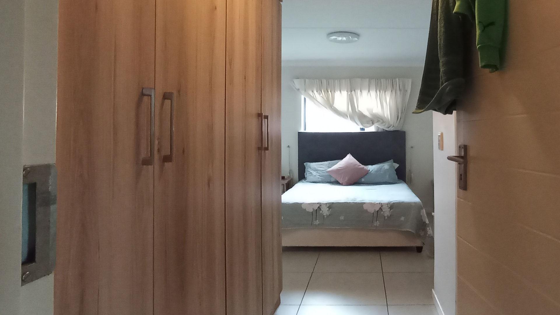 Main Bedroom - 14 square meters of property in Irene