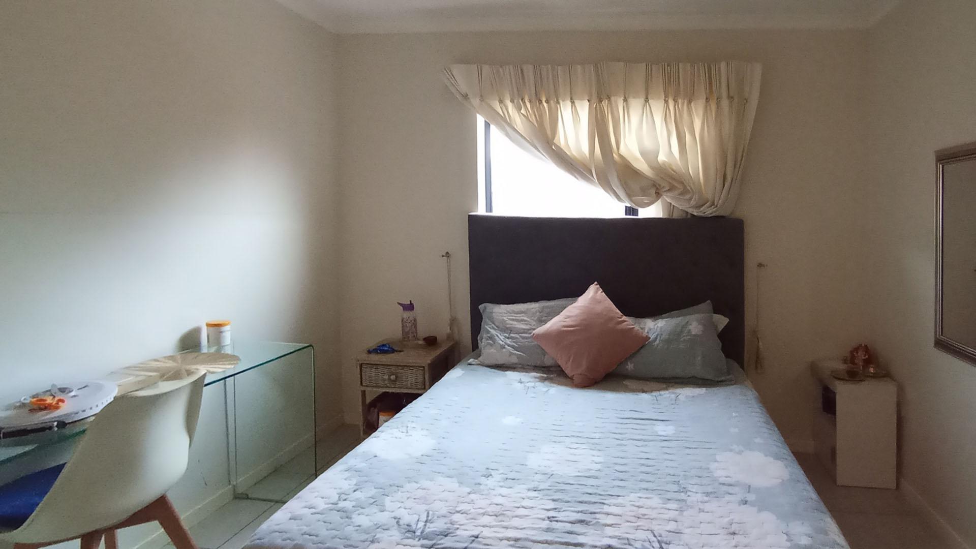 Main Bedroom - 14 square meters of property in Irene