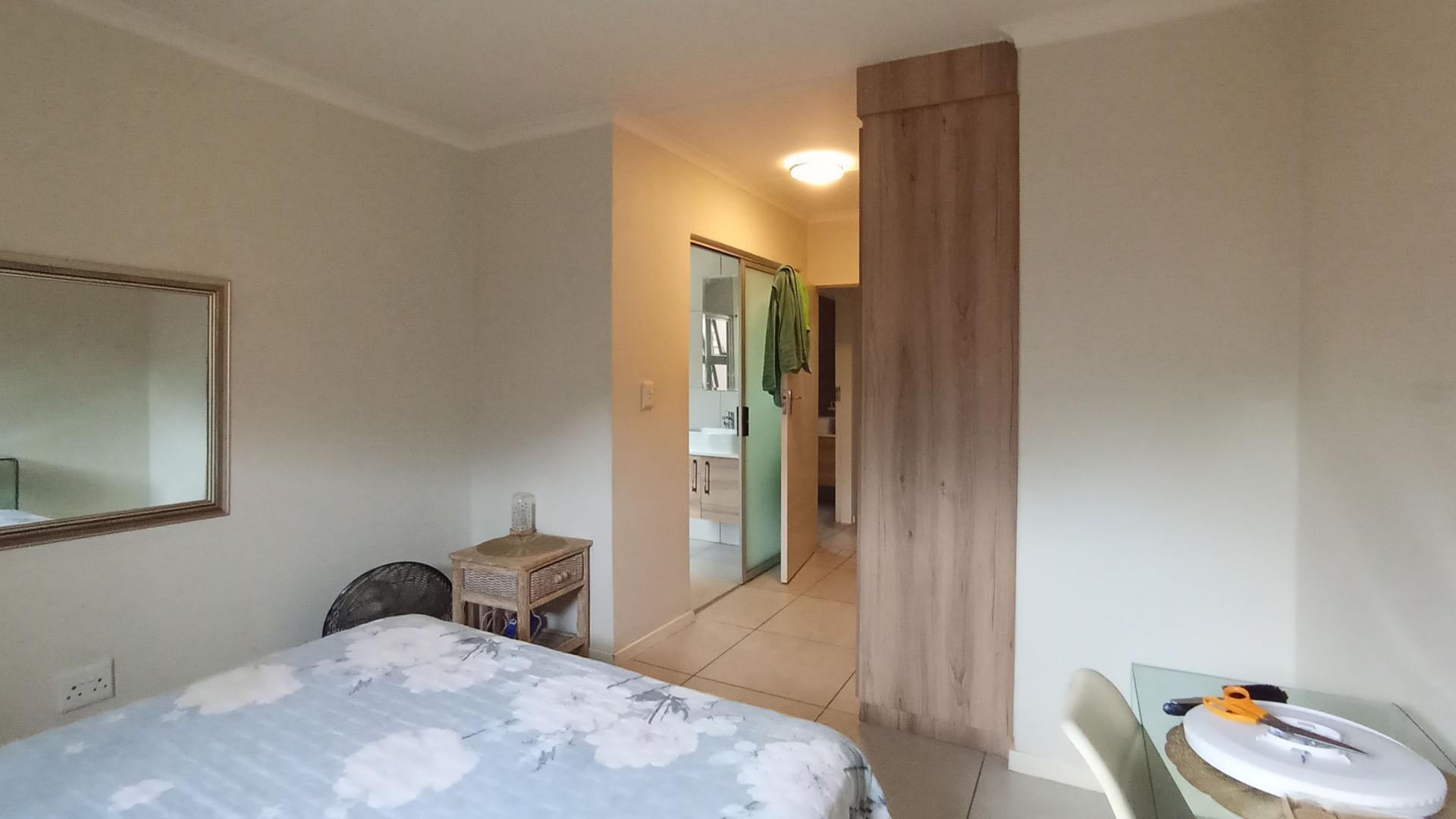 Main Bedroom - 14 square meters of property in Irene