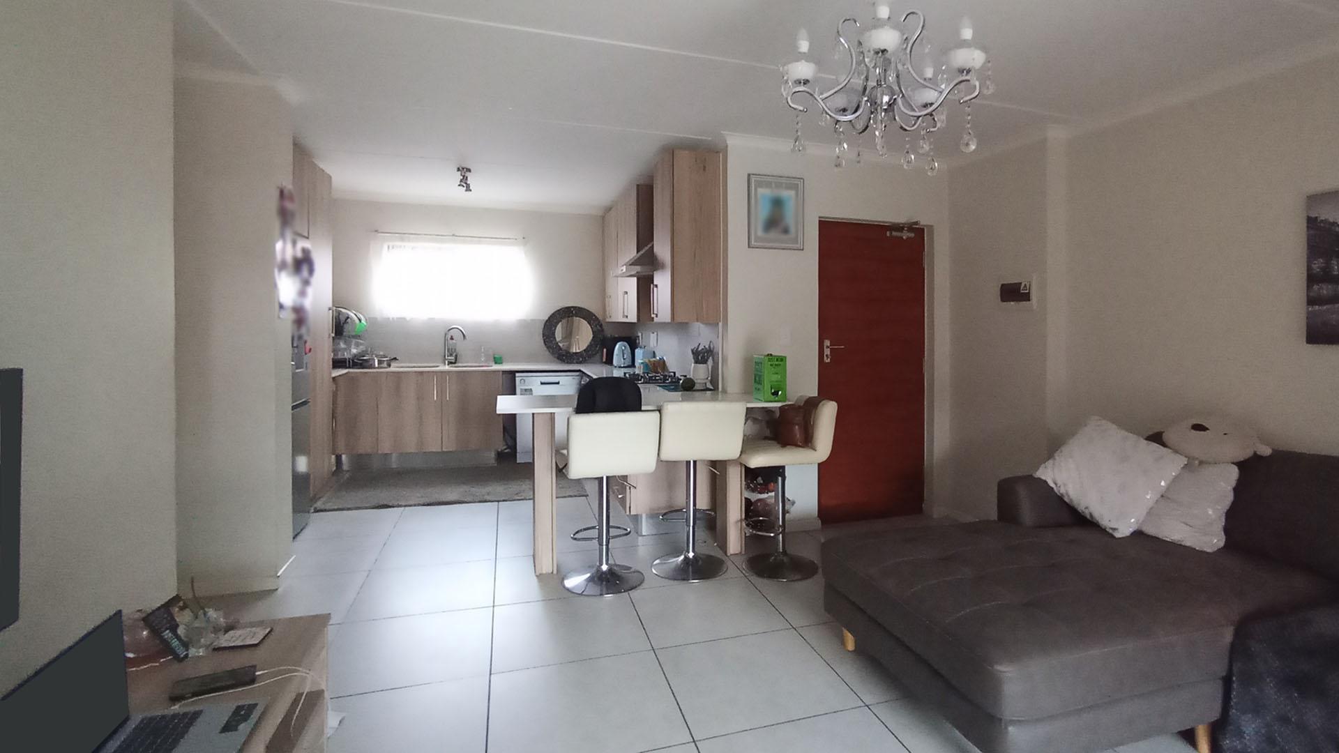 Lounges - 20 square meters of property in Irene