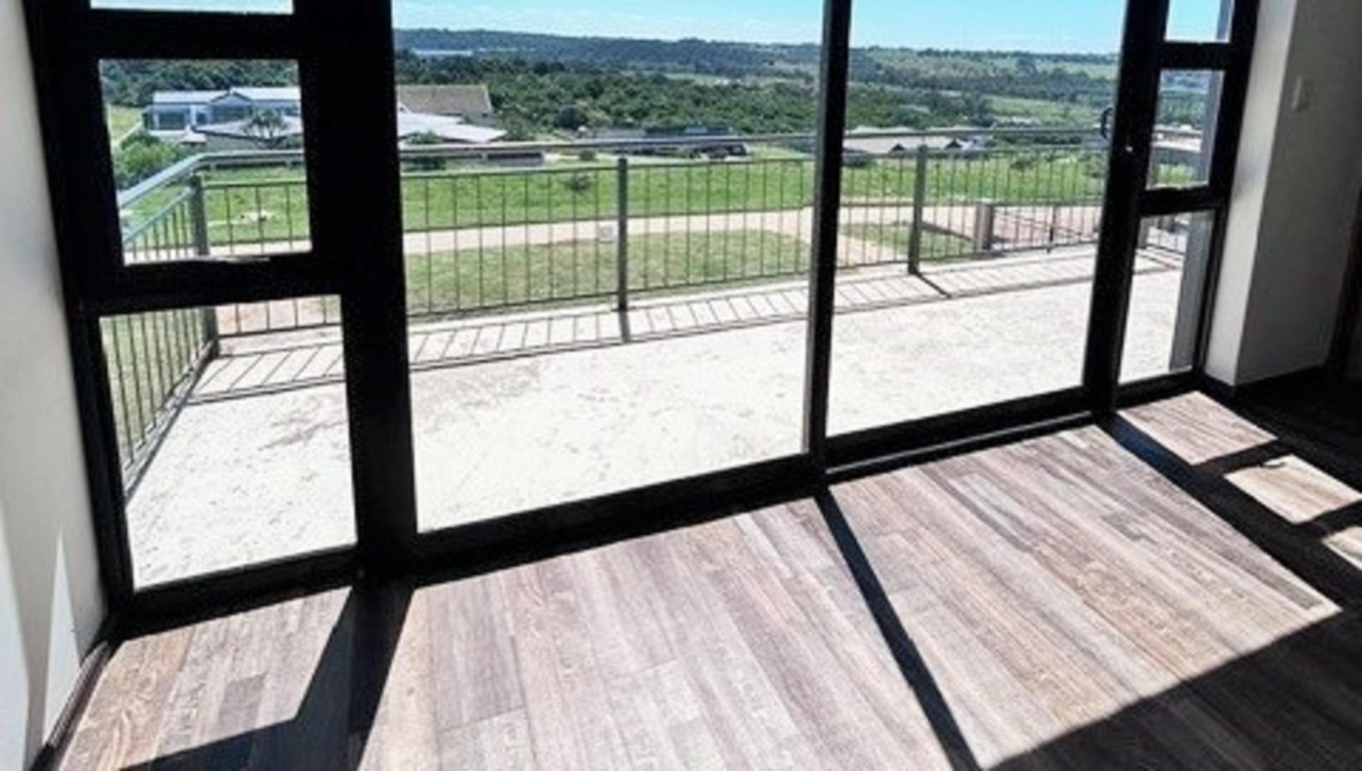 Bed Room 1 of property in Port Elizabeth Central