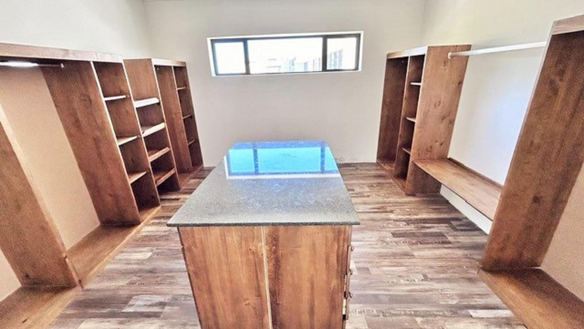 Main Bedroom of property in Port Elizabeth Central