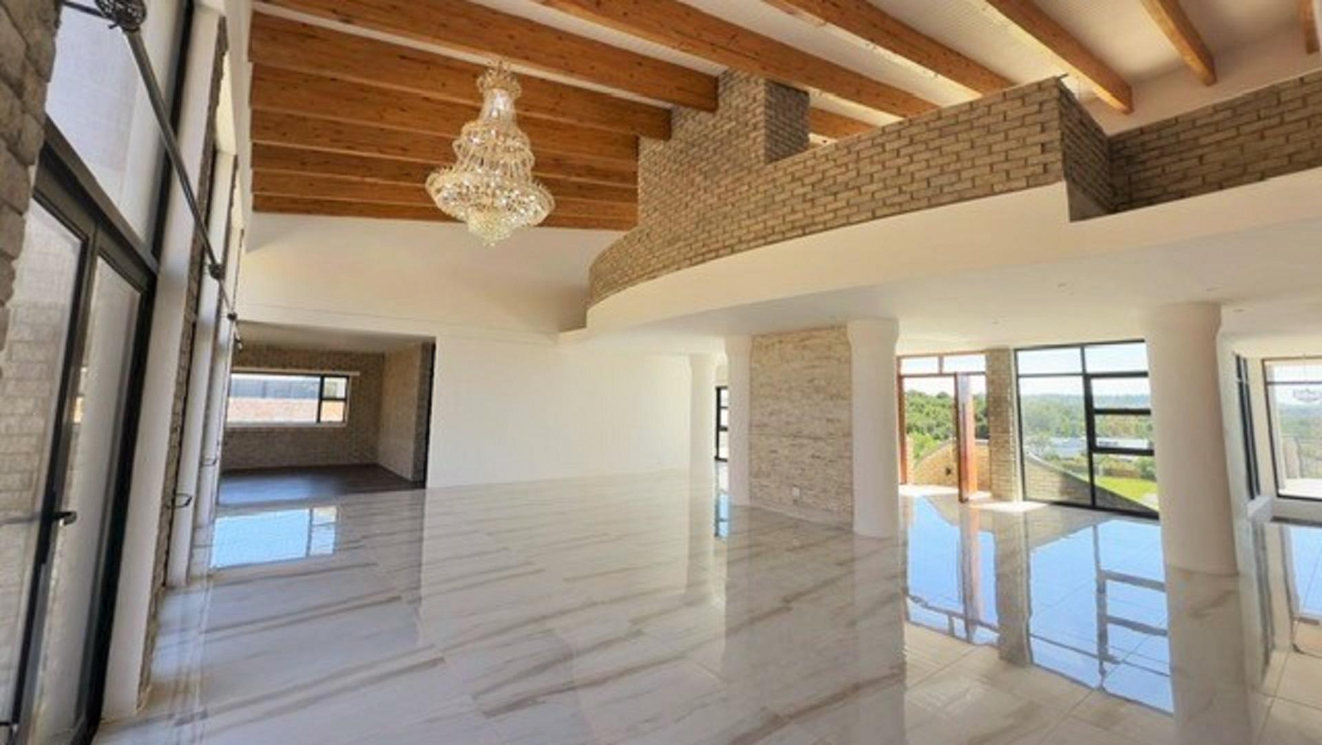 Lounges of property in Port Elizabeth Central