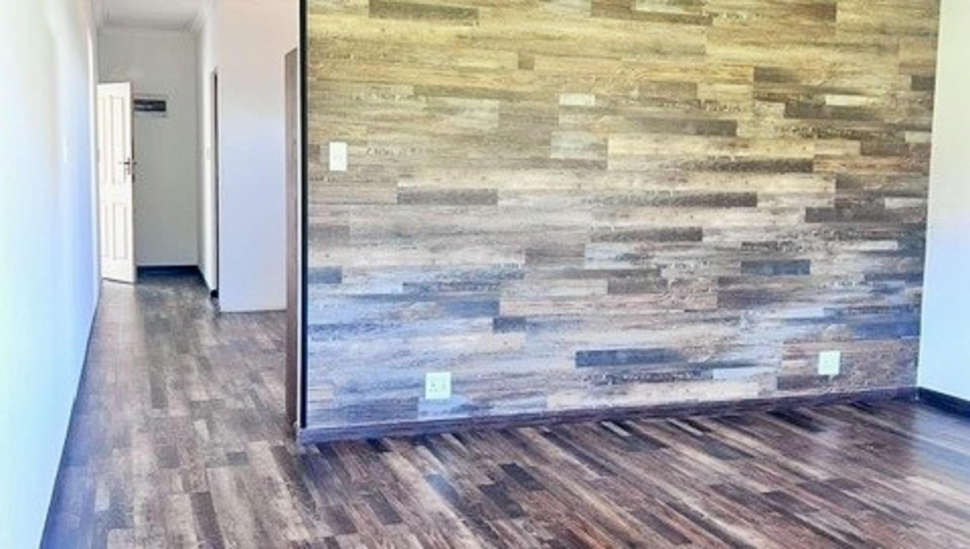 Bed Room 1 of property in Port Elizabeth Central