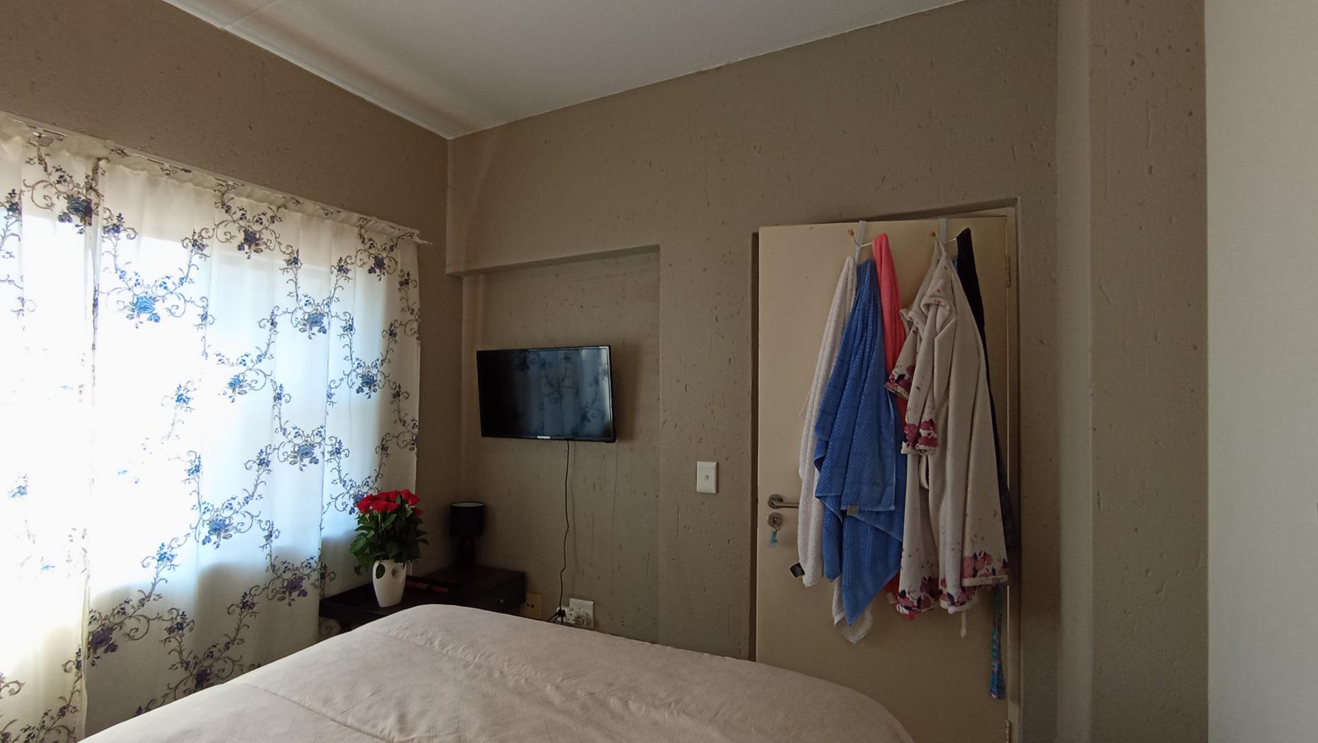 Bed Room 1 - 10 square meters of property in Ferndale - JHB