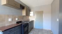 Kitchen - 9 square meters of property in Fleurhof