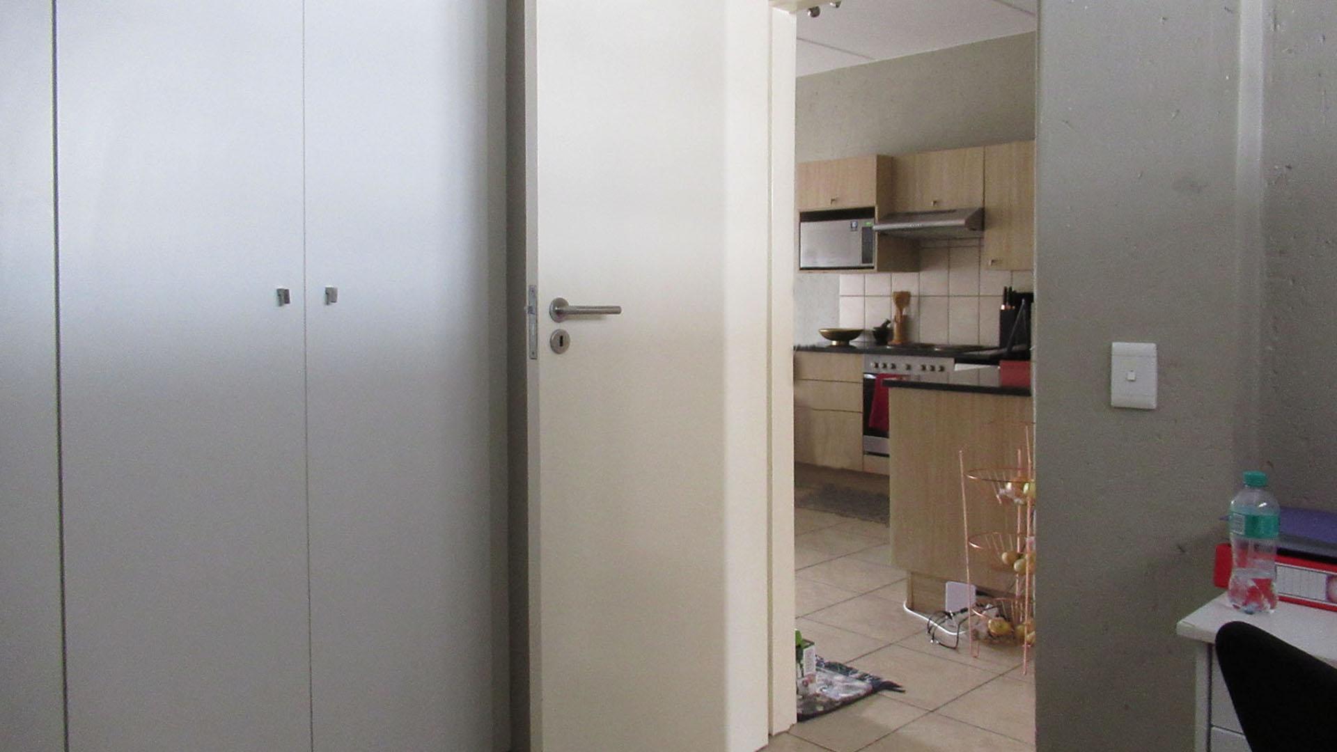 Bed Room 1 - 11 square meters of property in Ferndale - JHB