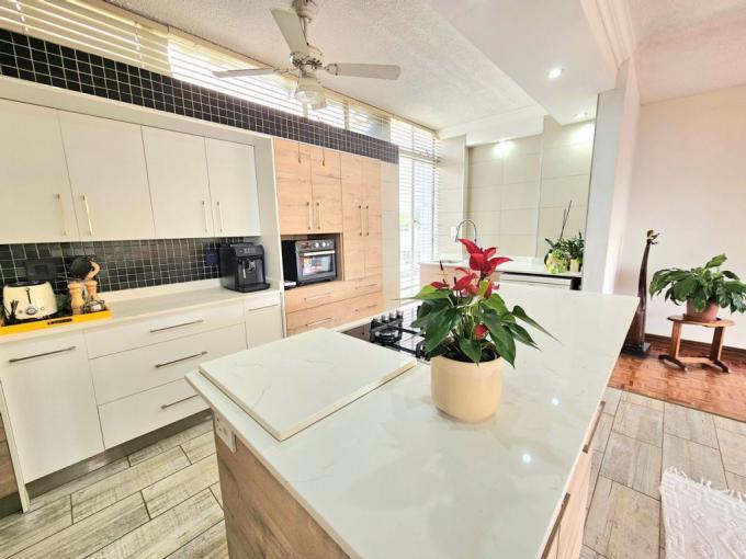 3 Bedroom Apartment for Sale For Sale in Groenkloof - MR671001