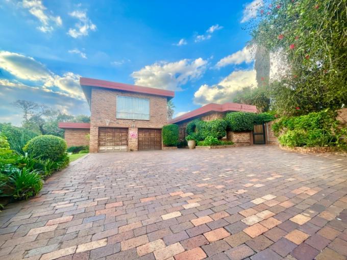 4 Bedroom House for Sale For Sale in Glenvista - MR671049