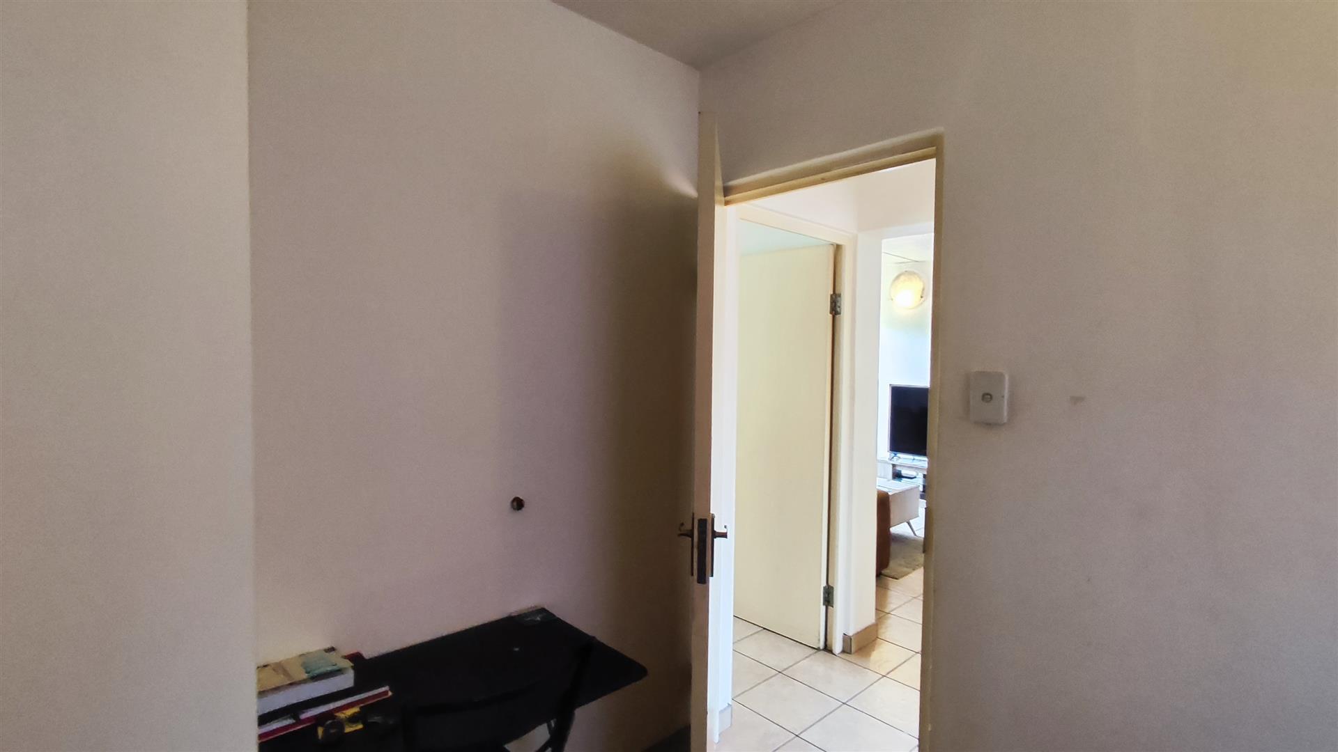 Bed Room 2 - 8 square meters of property in Castleview