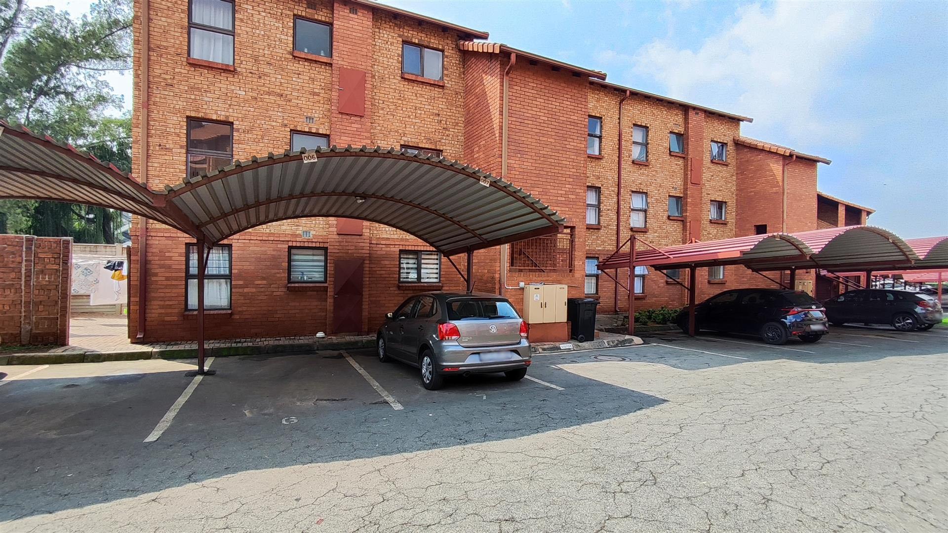 Front View of property in Castleview