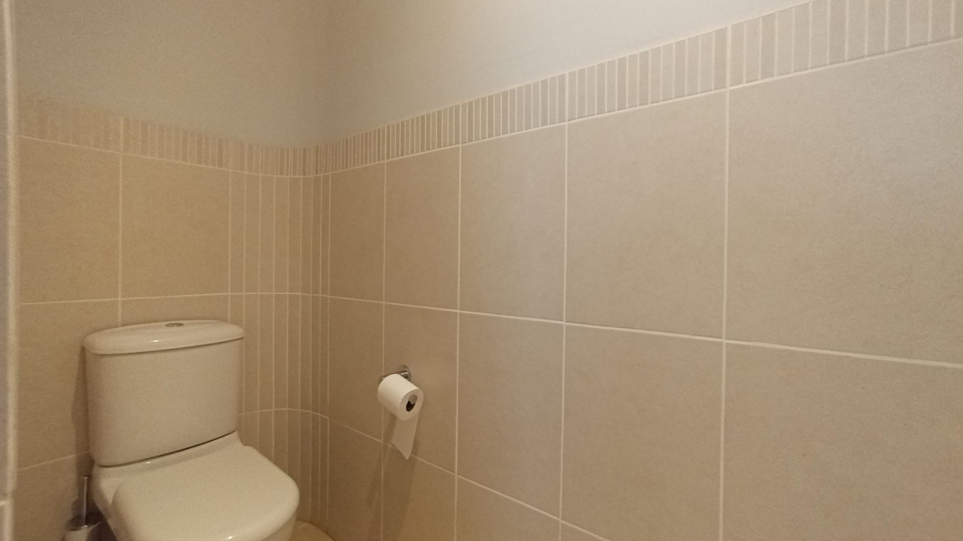 Main Bathroom - 16 square meters of property in Simbithi Eco Estate