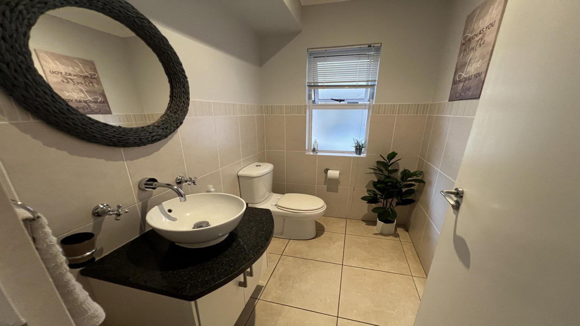 Guest Toilet - 4 square meters of property in Simbithi Eco Estate